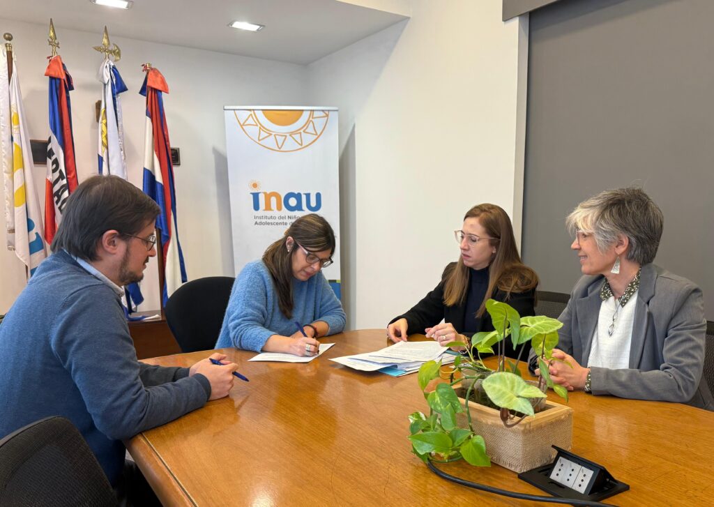 Reunión entre autoridades de INAU y FLACSO Uruguay