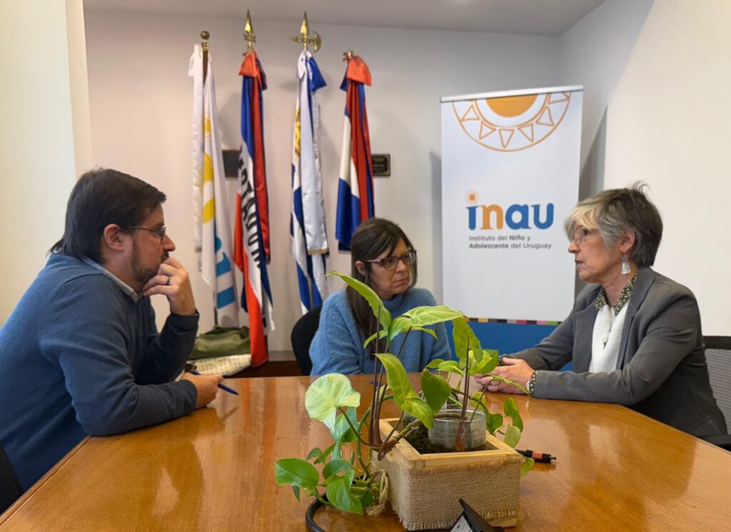 Firma del convenio de cooperación entre INAU y FLACSO Uruguay